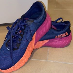 Hoka one one // time to fly // running shoes